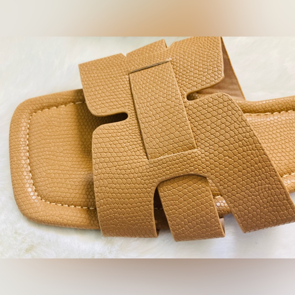 Trendy Everyday Womens Square Toe - Fashionable & Comfortable - Easy Slip - Picture 3 of 4